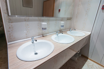 Image showing bathroom with sinks in hostel