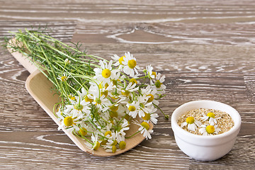 Image showing Chamomile on a scoop