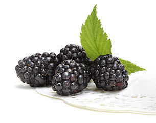 Image showing Fresh blackberry with leaf 