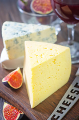 Image showing cheese and figs