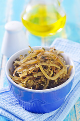 Image showing salad with kelp in blue bowl