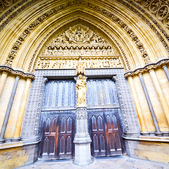 Image showing rose window weinstmister  abbey in london old church door and ma