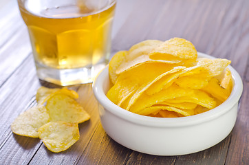 Image showing chips from potato with beer