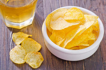 Image showing chips from potato with beer