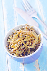 Image showing salad with kelp in blue bowl