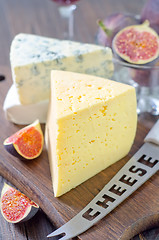 Image showing cheese and figs