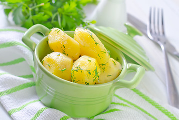 Image showing boiled potato in green bowl