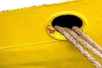 Image showing Mooring line of a trawler