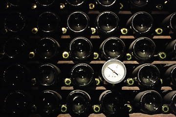 Image showing Thermometer in winecellar