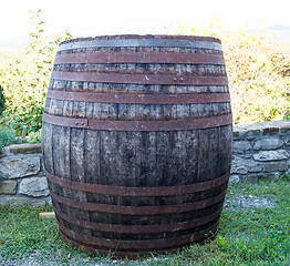 Image showing big old wooden barrel