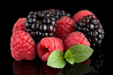 Image showing Blackberry and raspberry