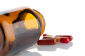 Image showing Pills from bottle