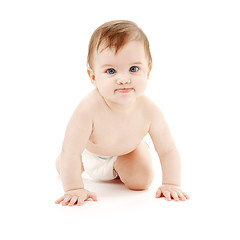 Image showing crawling baby boy