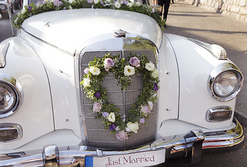 Image showing decorated wedding car