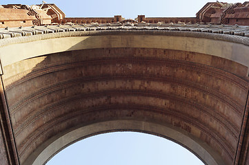 Image showing Bottom view of Arc de Triomf