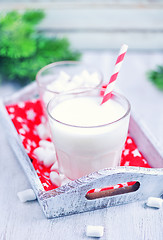 Image showing fresh milk and marshmellow