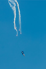 Image showing aviafighter SU-27 lets out thermal traps