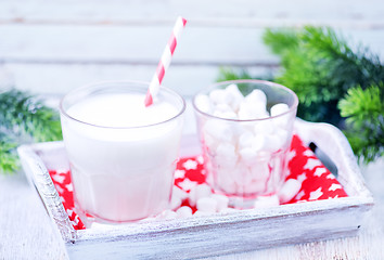 Image showing fresh milk and marshmellow