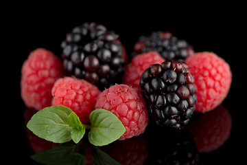 Image showing Blackberry and raspberry