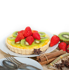 Image showing kiwi and strawberry pie tart 