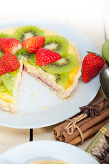 Image showing kiwi and strawberry pie tart 