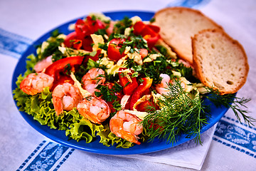 Image showing Green salad with shrimps