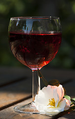 Image showing a glass of red