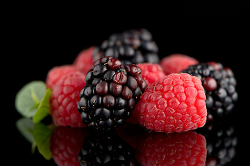 Image showing Blackberry and raspberry