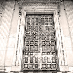 Image showing door st paul cathedral in london england old construction and re