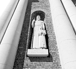 Image showing monument statue  in old historical construction italy europe mil