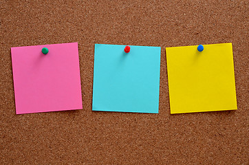 Image showing Blank notes pinned into brown corkboard