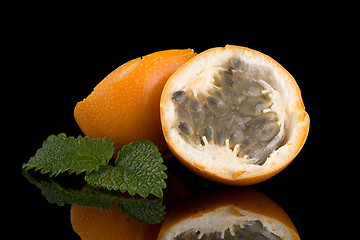 Image showing Passion fruit maracuja granadilla