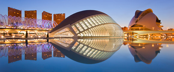 Image showing Valencia\'s City of Arts and Science Museum.