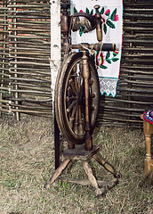 Image showing Antique wooden spinning wheel