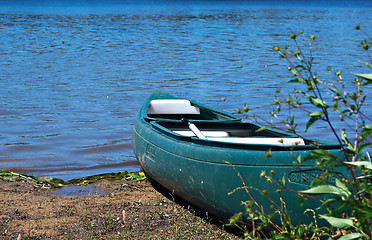 Image showing canoe on bank