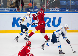 Image showing D. Eghov (5) versus T. Zhailauov (8)