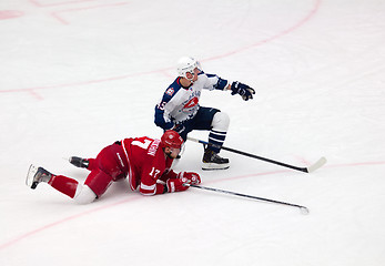 Image showing V. Solodukhin (17) and A. Alyayev (45) fall down