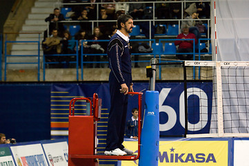 Image showing Referee wait