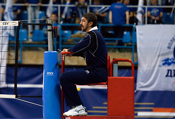 Image showing Referee sit on a chair