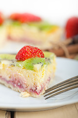 Image showing kiwi and strawberry pie tart 