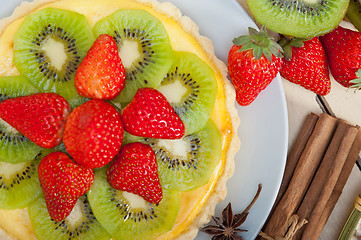 Image showing kiwi and strawberry pie tart 