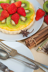 Image showing kiwi and strawberry pie tart 