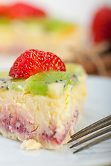 Image showing kiwi and strawberry pie tart 