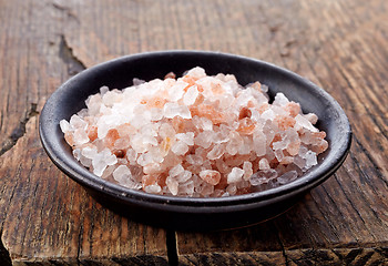 Image showing bowl of pink himalayan salt