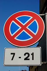 Image showing auto sign,restriction,7-21