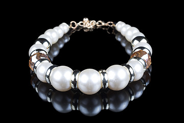 Image showing pearl necklace