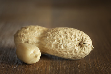 Image showing Peanut on a table