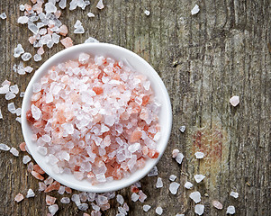 Image showing bowl of pink himalayan salt