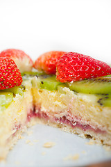 Image showing kiwi and strawberry pie tart 