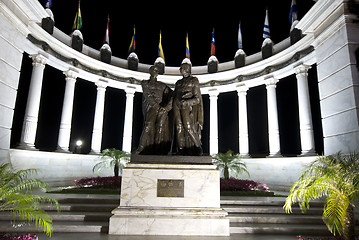 Image showing the rotonda at night malecon 2000 guayaquil